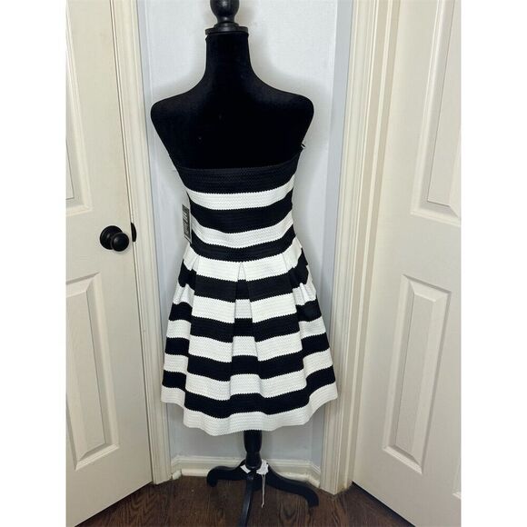 Express Strapless Black & White Striped Fit & Flare Dress Size L Knee Length - Picture 2 of 3